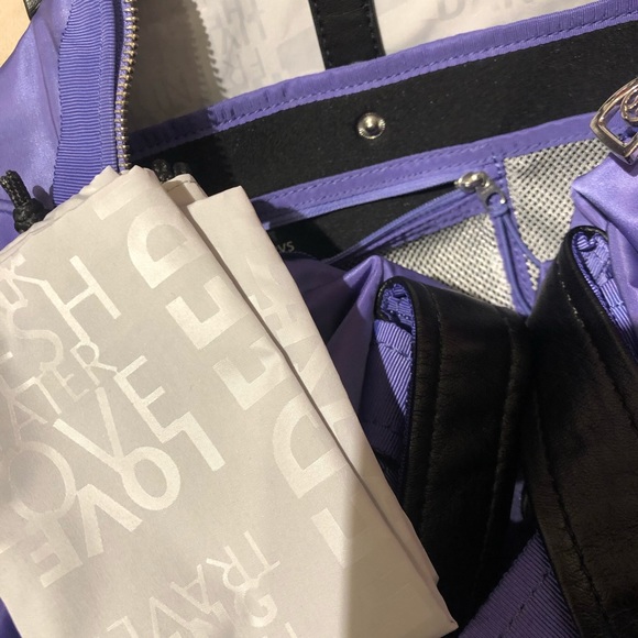 Lululemon small handbag new without tags - Picture 4 of 8